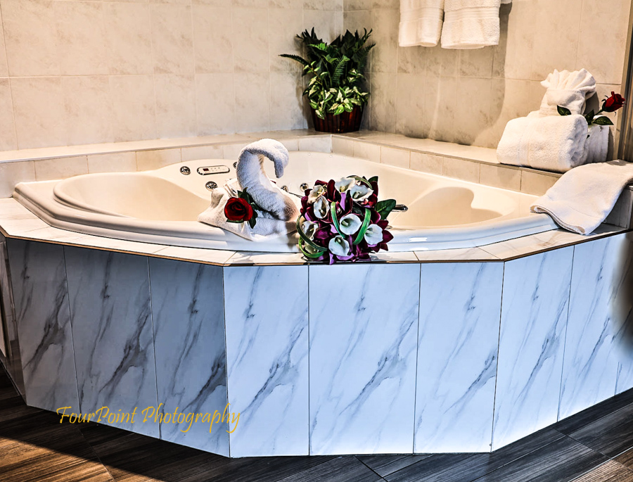 Hotel room, Bath tub, Jacuzzi, FourPoint-Photography, Commercial-Photography